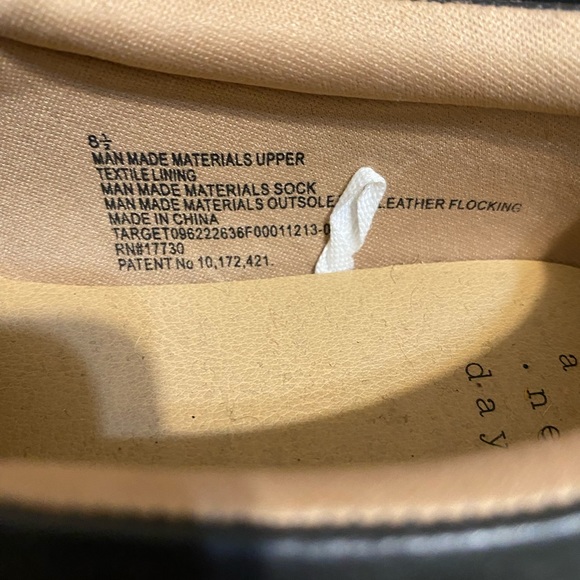 Target quilted black slip ons size 8.5 - Picture 3 of 5